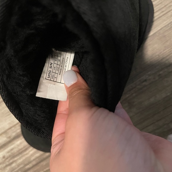 Ugg boots - Picture 3 of 5